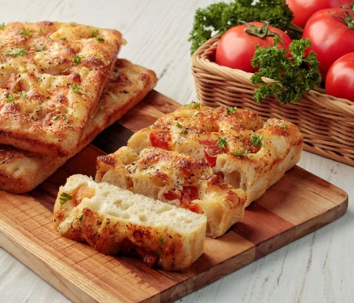 focaccia: a simple recipe for a wonderful italian bread