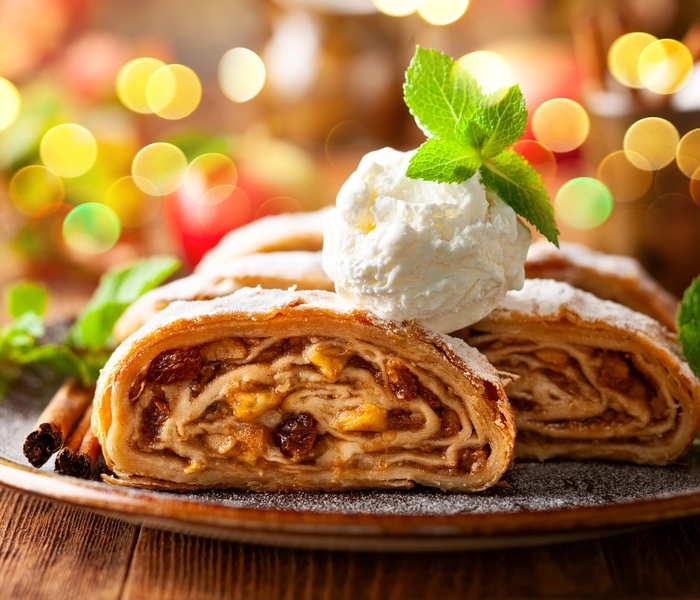 apple strudel (strudel)